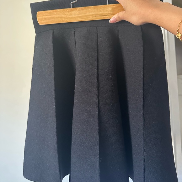 Club Monaco - Picture 2 of 2